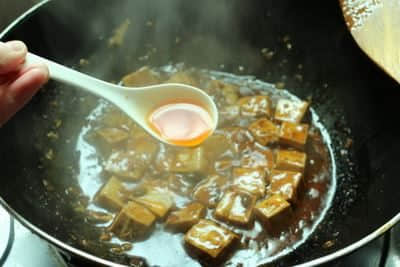 色泽红亮，香辣充鼻的麻婆豆腐怎么做？