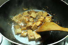 色泽红亮，香辣充鼻的麻婆豆腐怎么做？