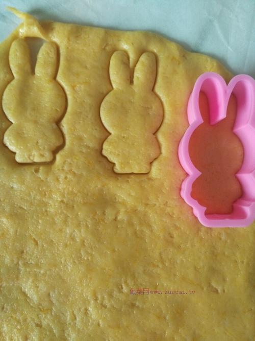 好吃不腻小朋友超喜欢的小兔子曲奇饼干怎么做 好吃不腻小朋友超喜欢的小兔子曲奇饼干怎么做