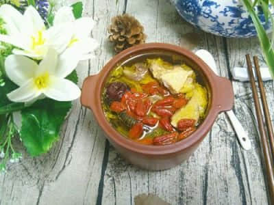 一步步教你客家清炖鸡的做法带图（客家清炖鸡怎么做）