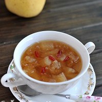推荐几款对抗雾霾天的日常饮食 对抗雾霾天气有妙招 银耳雪梨羹的做法图解6