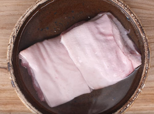 肥而不腻，鲜香软糯的酱五花肉的制作方法