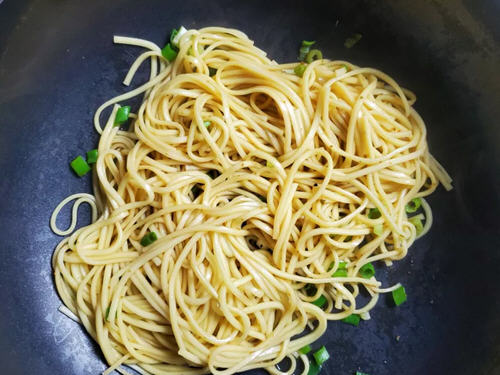 鸡肉干拌面简单的拌一拌味道特别的香