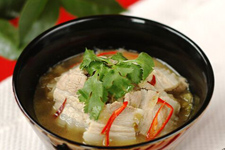 口味适中,肥而不腻的酸菜白肉的做法 口味适中,肥而不腻的酸菜白肉的做法