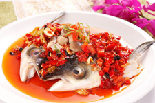 营养又美味,保持鲜嫩的清蒸鱼头的做法 营养又美味,保持鲜嫩的清蒸鱼头的做法