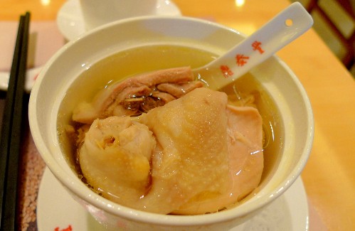 鸡汤虽补但是有四类不宜喝鸡汤的人