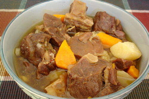 羊肉+生姜可以防寒，大家可以试着做