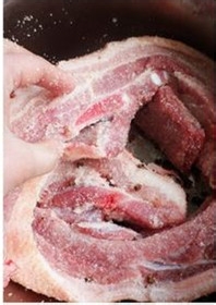 鲜咸滋味,香气撩人的咸肉的腌制方法 鲜咸滋味,香气撩人的咸肉的腌制方法