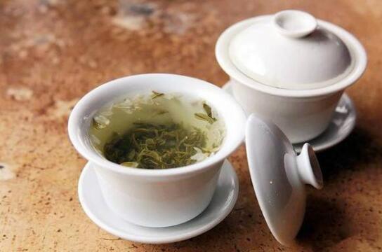 春季喝花茶,让你的身体像花瓣一样舒展