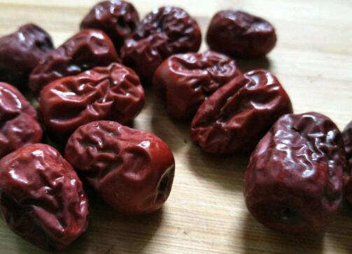 红枣的功效与作用：对强身健脑的营养价值很高