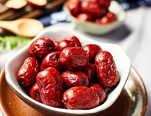 红枣的功效与作用：对强身健脑的营养价值很高