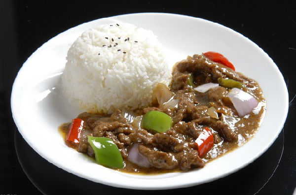 黑椒牛肉盖浇饭