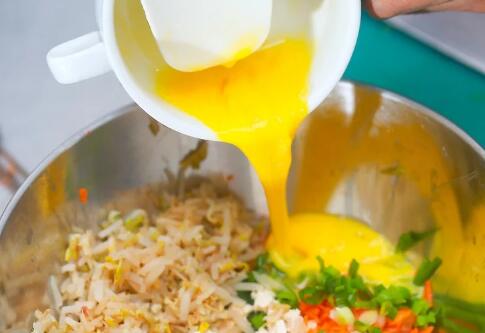 过节家常菜——三鲜饺子的做法的做法步骤4