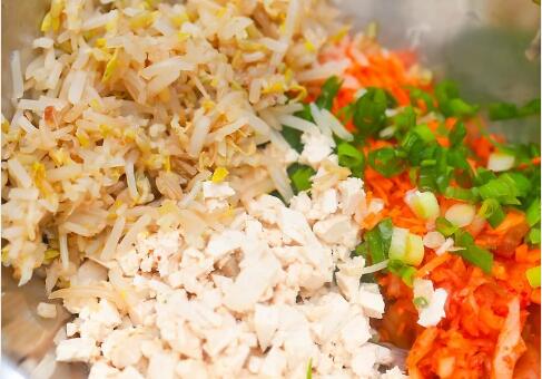 过节家常菜——三鲜饺子的做法的做法步骤3