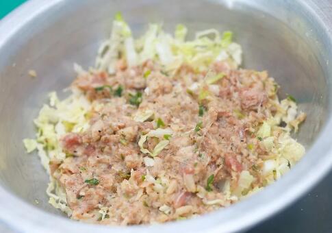 过节家常菜——三鲜饺子的做法的做法步骤7