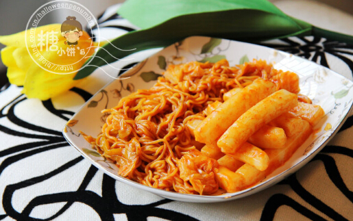 过年的味道——拉面炒年糕的做法