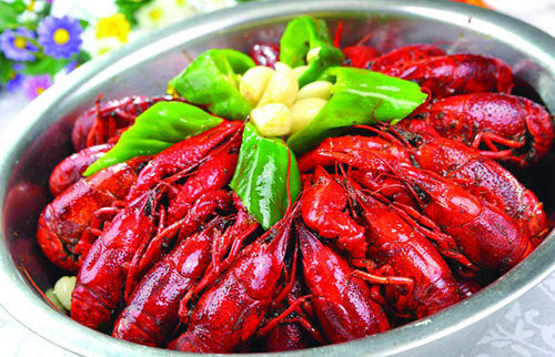 蒜香小龙虾的家常做法，夏日里不可或缺的美味