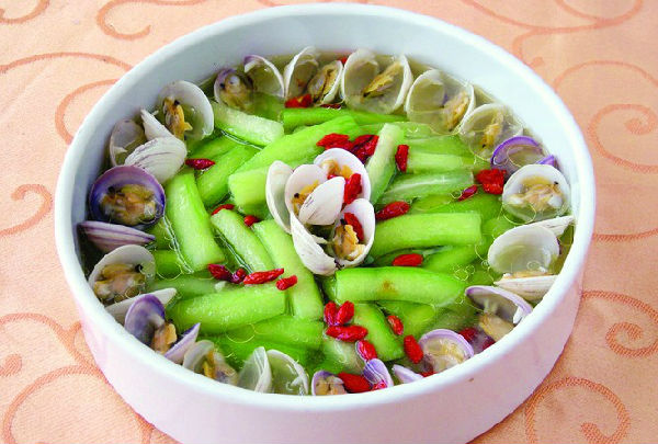 鲜美爽口蛤蜊丝瓜汤按以下步骤做绝对好吃