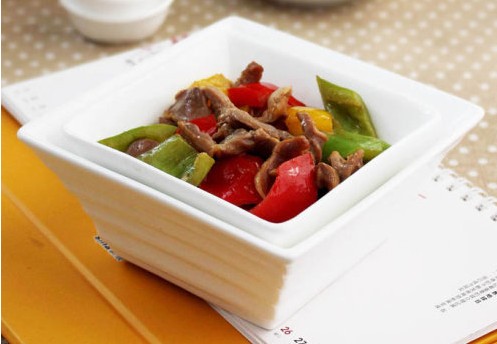 爆炒鸡胗的教程，色彩鲜艳，香鲜滑嫩，口味宜人