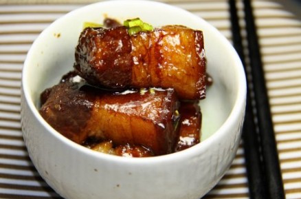 外婆家红烧肉的做法，作法小异，滋味也会各有差别，各有各的蔓妙