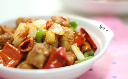 香辣酥洋葱鸡丁的做法(鸡丁洋葱怎么做好吃)