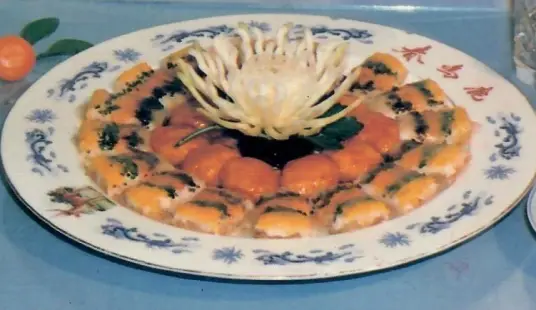 红梅鱼肚,美观悦目,食之咸甜可口,清淡鲜嫩 红梅鱼肚,美观悦目,食之咸甜可口,清淡鲜嫩