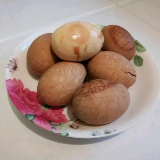 茶叶的清香与香料的浓香浑然一体的五香茶叶蛋 茶叶的清香与香料的浓香浑然一体的五香茶叶蛋