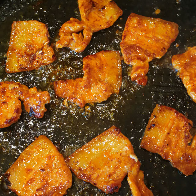 电饼铛烤肉，香而不腻备受人们喜爱