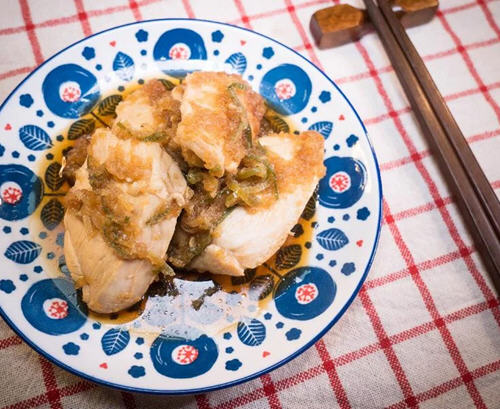 用微波炉轻松做减肥餐的食谱:柚子醋酱油佐嫩鸡胸肉