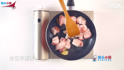 不用炒糖色,直接用红烧汁做的红烧肉也很香