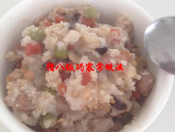 用八种以上的谷物和果料熬成的腊八饭的做法 用八种以上的谷物和果料熬成的腊八饭的做法
