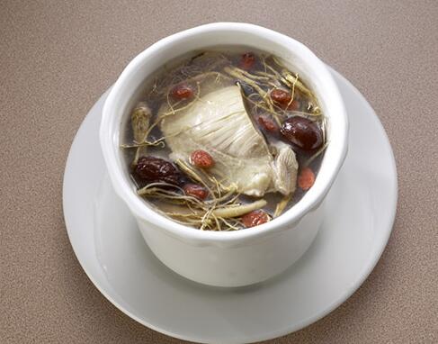 分享适合夏季饮用的清润养肺汤做法大全