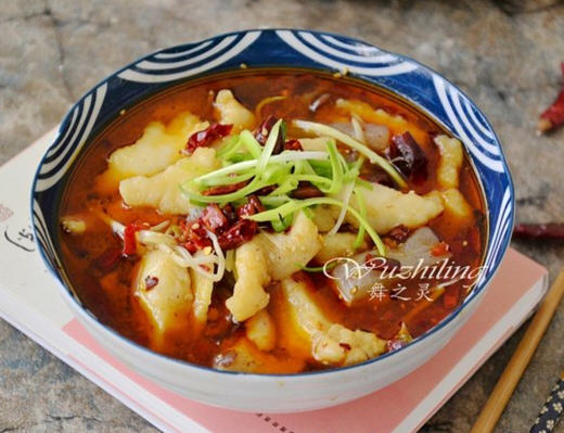 龙利鱼做水煮鱼的做法,口感爽滑,鱼肉久煮不老,无腥味和异味 龙利鱼做水煮鱼的做法,口感爽滑,鱼肉久煮不老,无腥味和异味