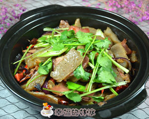 绝对好吃的腊肉烧蘑芋 绝对好吃的腊肉烧蘑芋