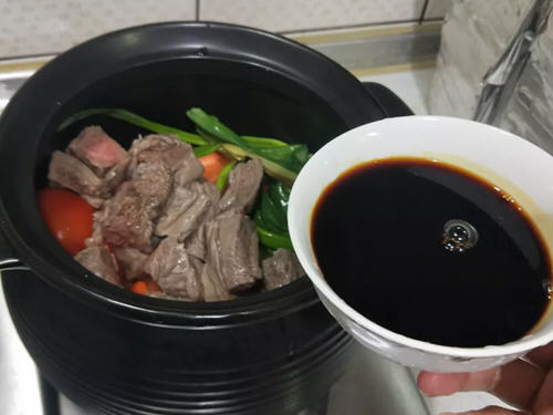 红烧牛肋条肉简单又美味,口感软烂非常下饭