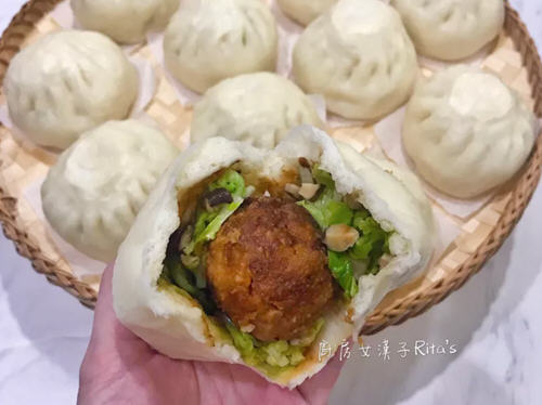 狮子头包子口感美味,包子份量十足,可口满足