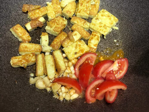 小葱煎豆腐味道超级香,两种食材的完美结合