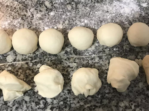 狮子头包子口感美味,包子份量十足,可口满足