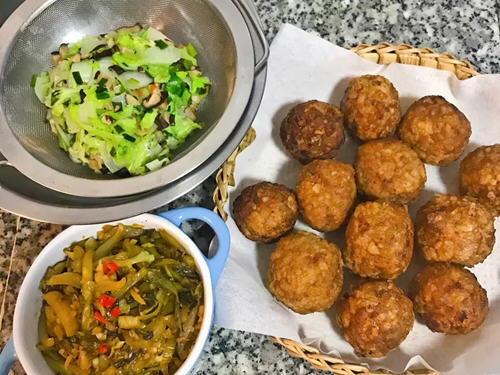 狮子头包子口感美味,包子份量十足,可口满足