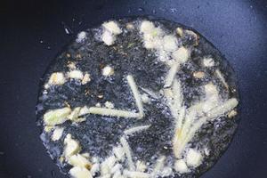 羊肉细嫩,不腥不膻的孜然羊肉的做法详细步骤 羊肉细嫩,不腥不膻的孜然羊肉的做法详细步骤