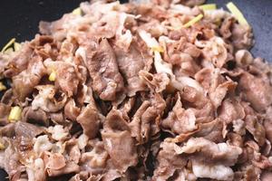 羊肉细嫩,不腥不膻的孜然羊肉的做法详细步骤 羊肉细嫩,不腥不膻的孜然羊肉的做法详细步骤