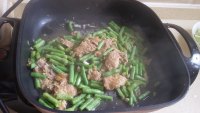 豇豆炒肉的家常做法，鲜香浓郁好吃下饭，让你多吃一碗饭