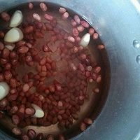 止咳花生汤的做法图解1