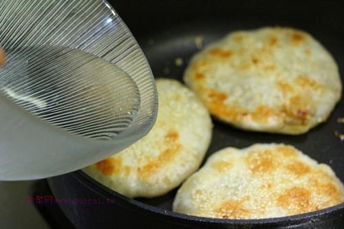 牛肉洋葱胡萝卜馅饼的做法