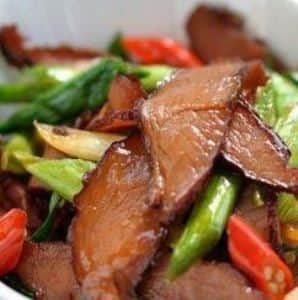 小炒腊肉的做法（小炒腊肉怎么做好吃）