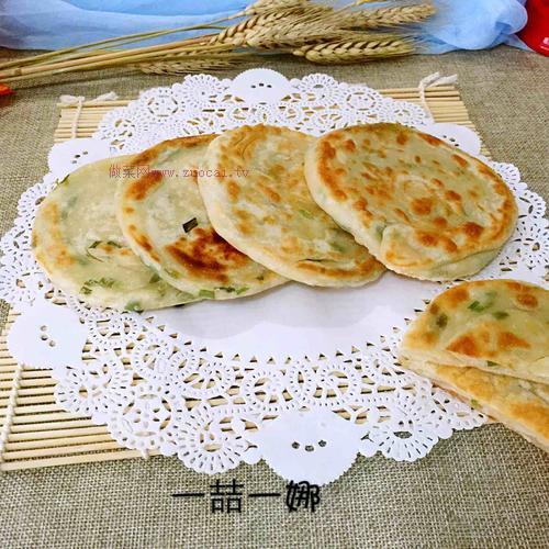 葱油饼的家常做法（葱油饼怎么做）