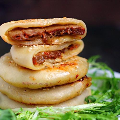 分享美味可口的牛肉洋葱胡萝卜馅饼的做法教程