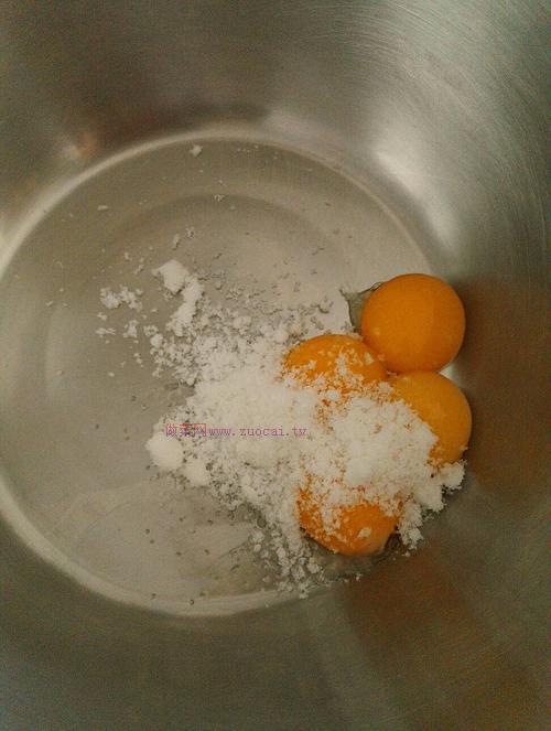 八寸戚风蛋糕的做法（八寸戚风蛋糕完美配方）