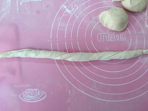 葱油饼的家常做法（葱油饼怎么做）