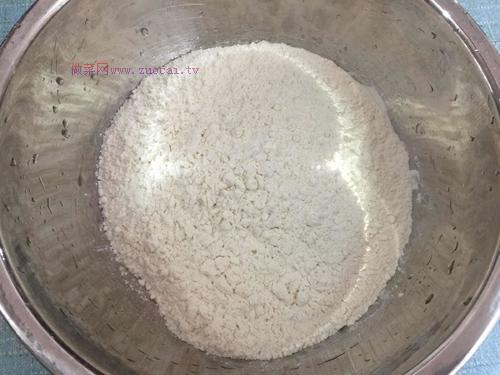 葱油饼的家常做法（葱油饼怎么做）